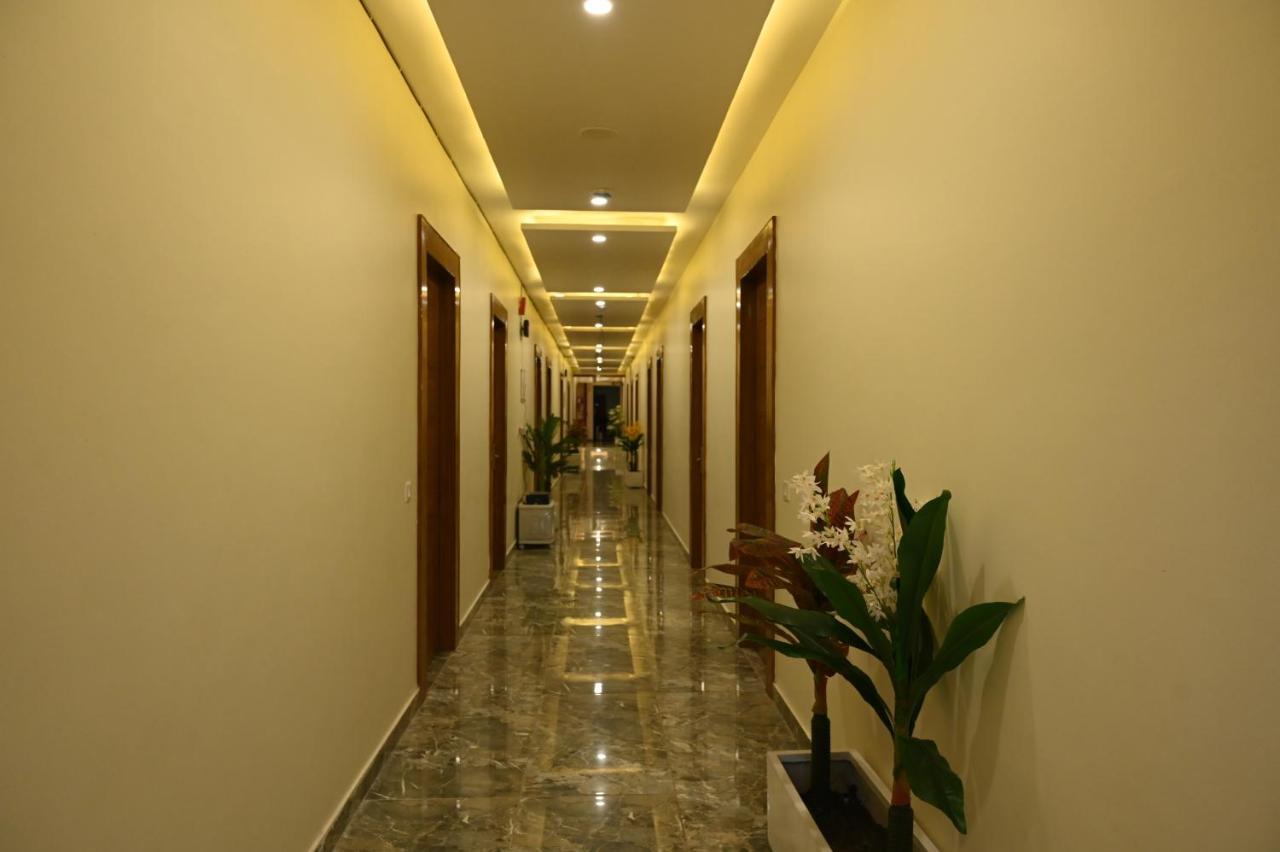 Hotel Vasdaa Grand 德拉敦 外观 照片