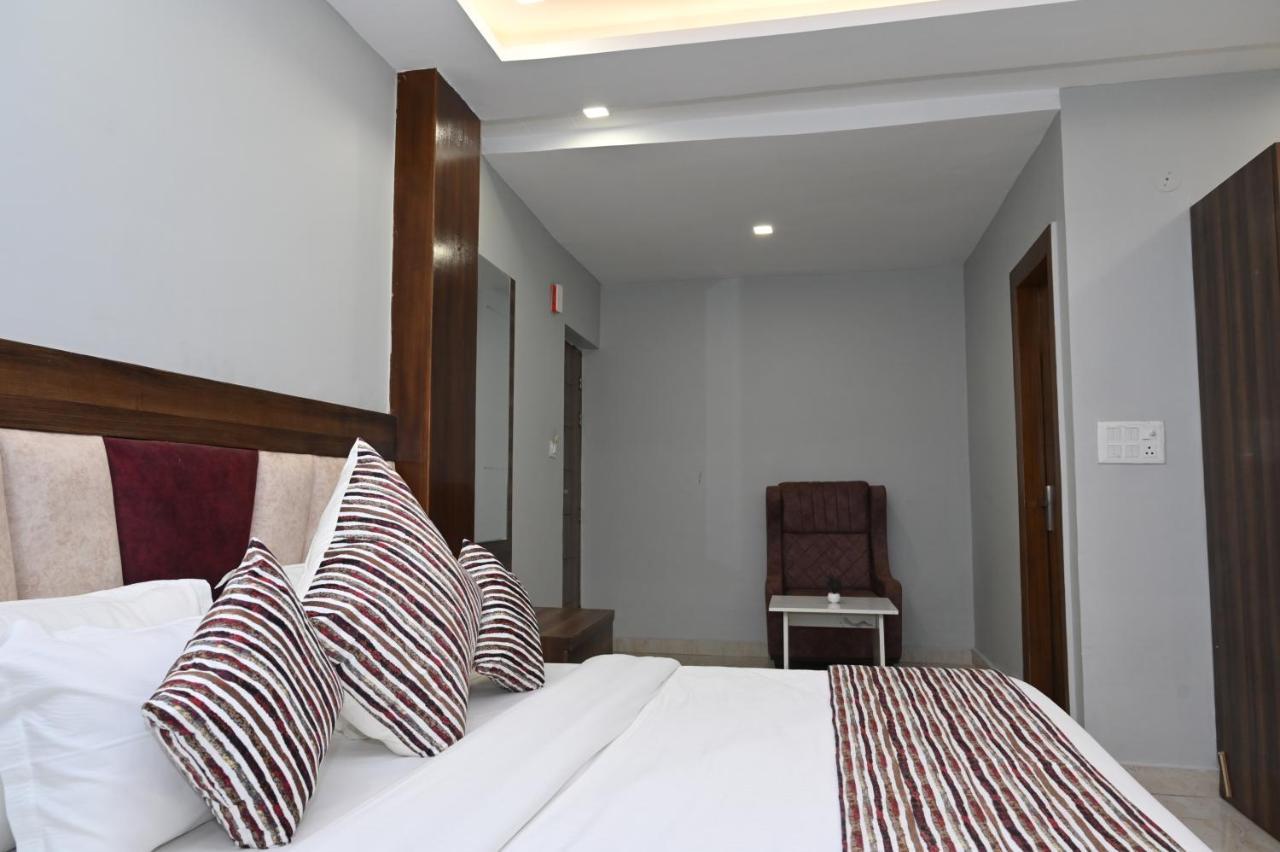 Hotel Vasdaa Grand 德拉敦 外观 照片