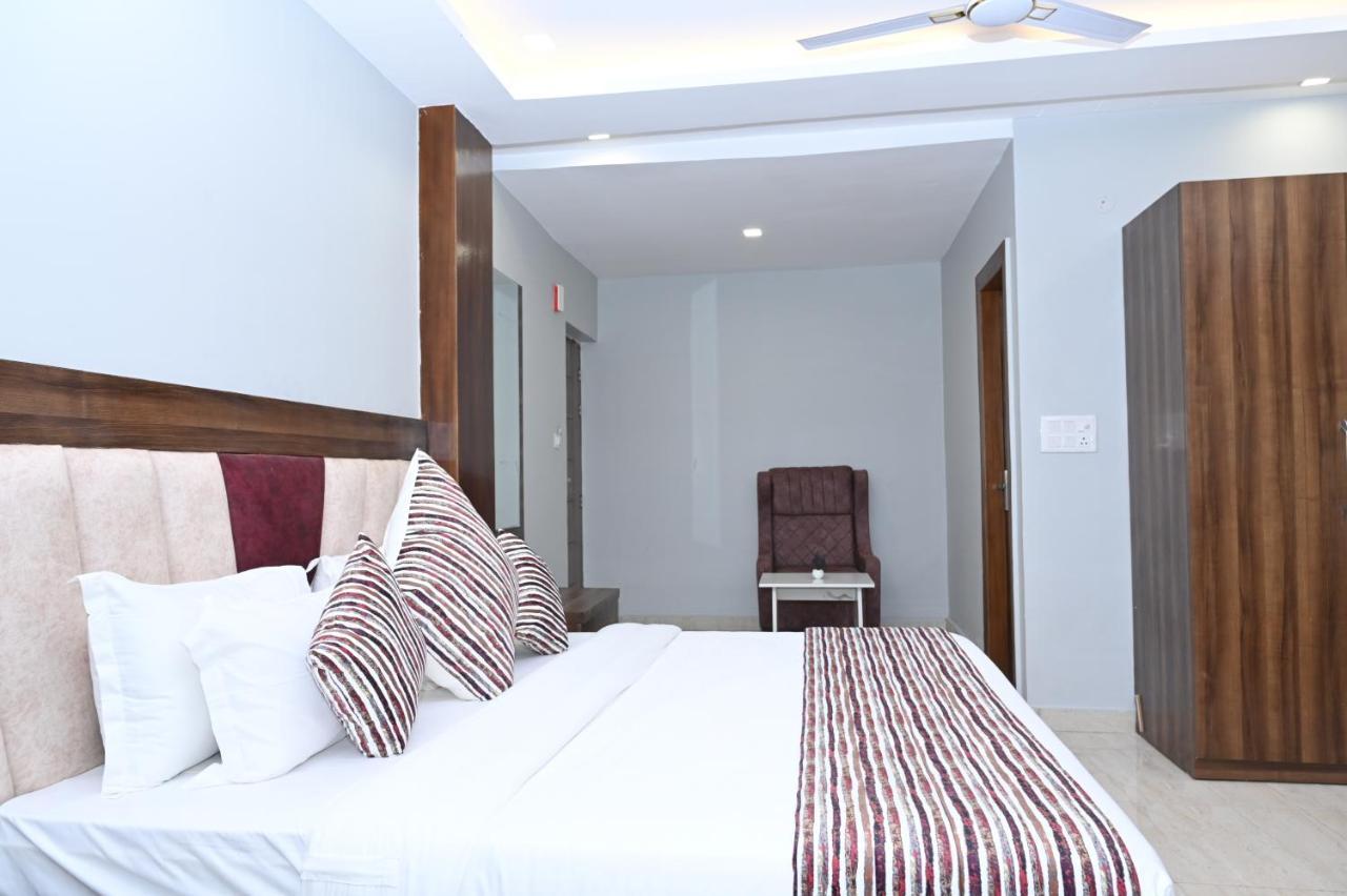 Hotel Vasdaa Grand 德拉敦 外观 照片