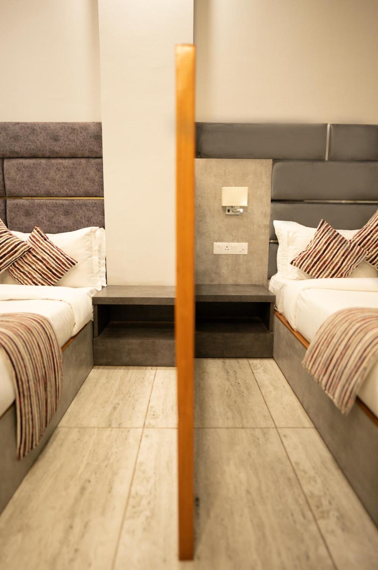 Hotel Vasdaa Grand 德拉敦 外观 照片