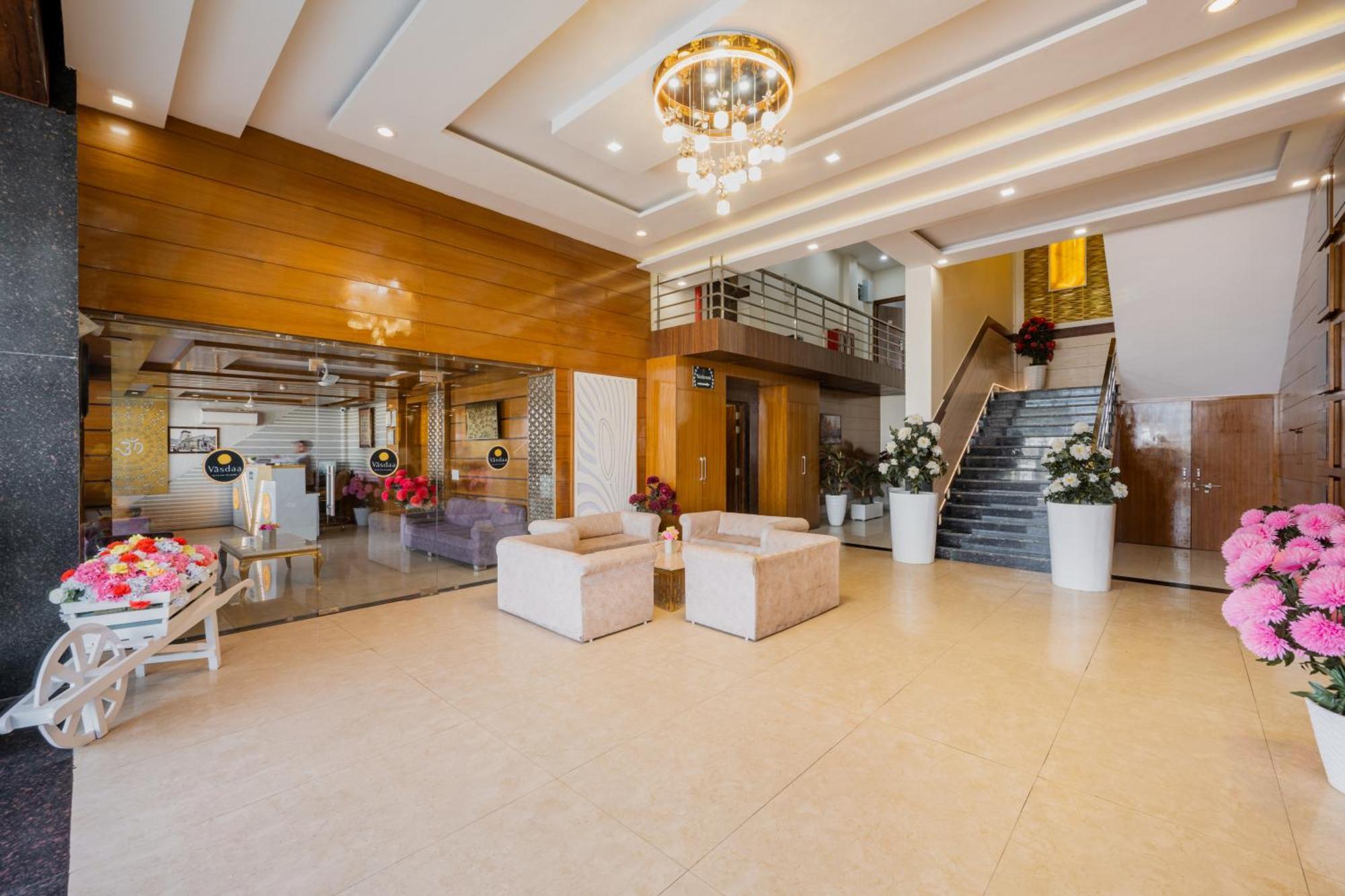 Hotel Vasdaa Grand 德拉敦 外观 照片