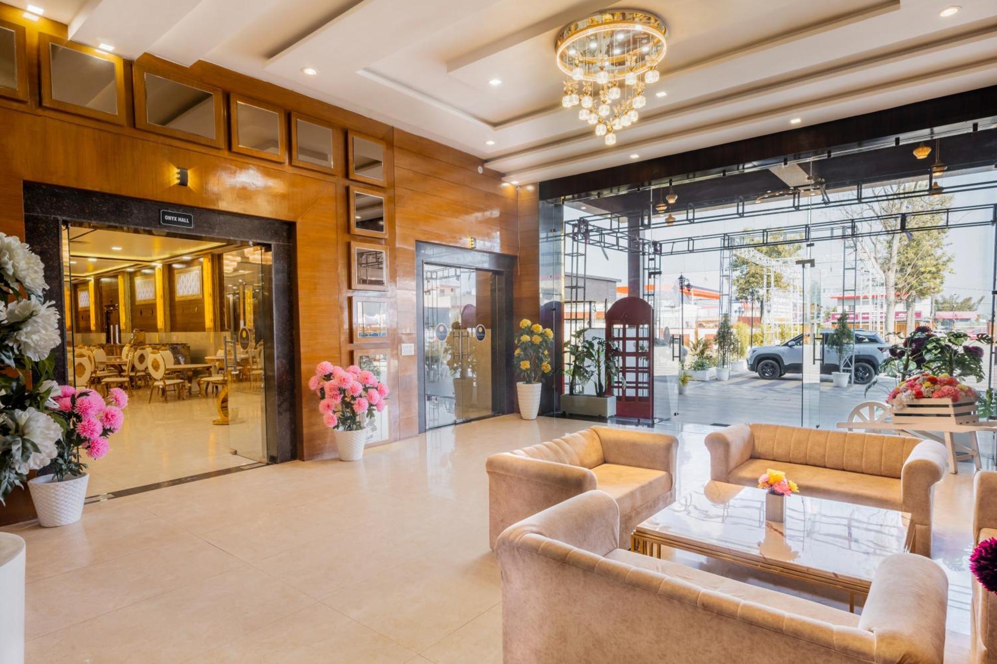 Hotel Vasdaa Grand 德拉敦 外观 照片