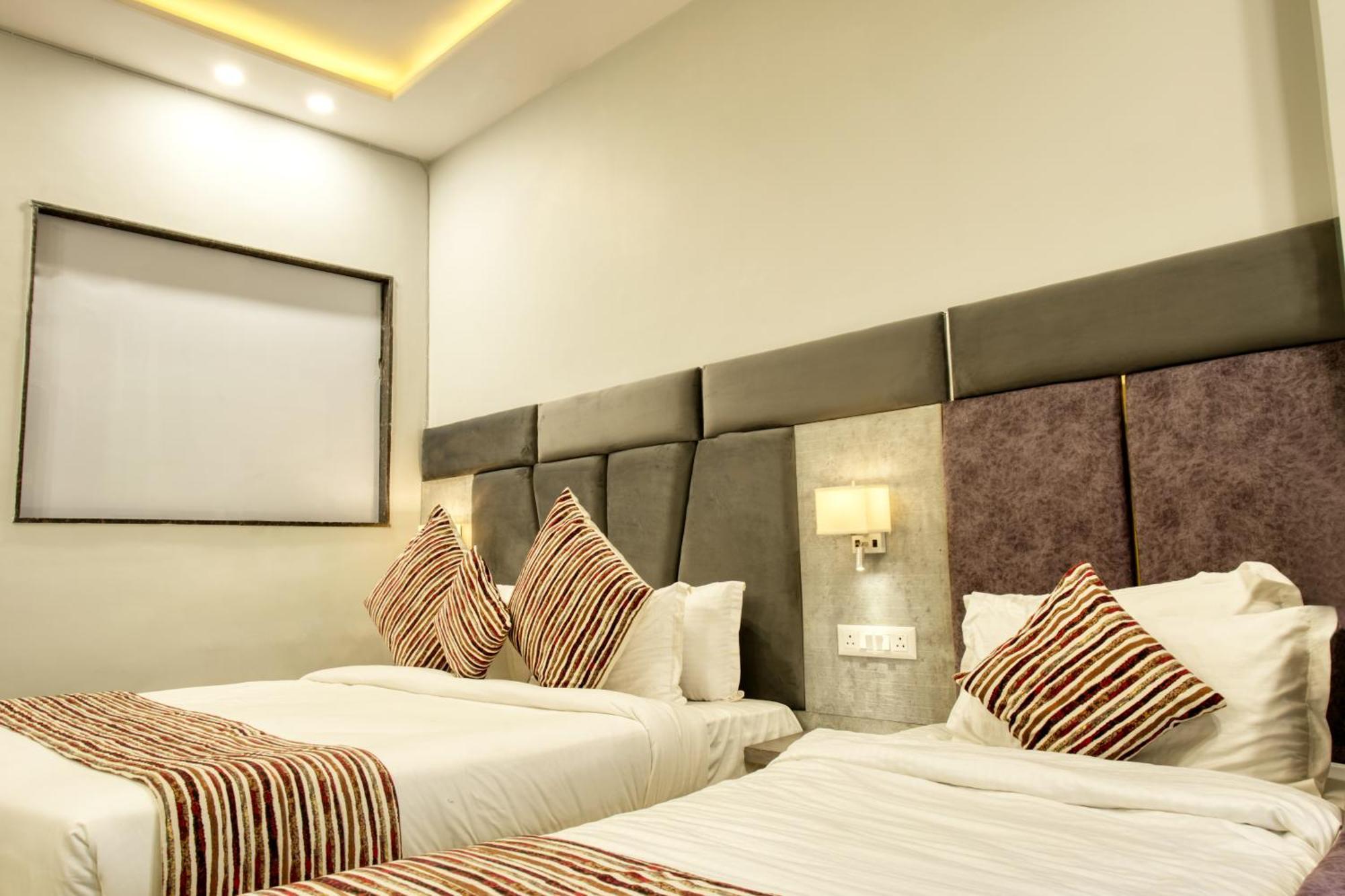 Hotel Vasdaa Grand 德拉敦 外观 照片