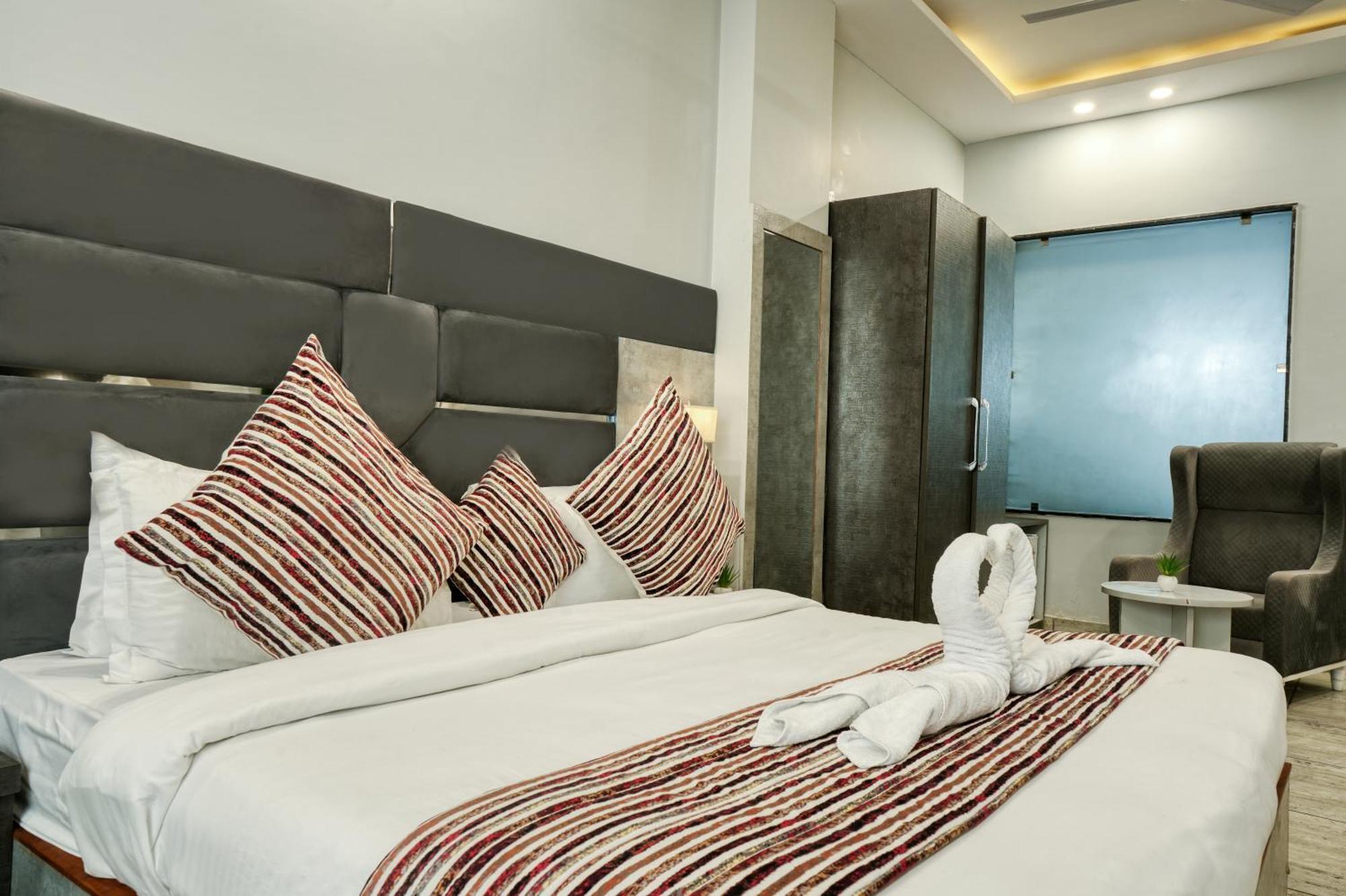 Hotel Vasdaa Grand 德拉敦 外观 照片