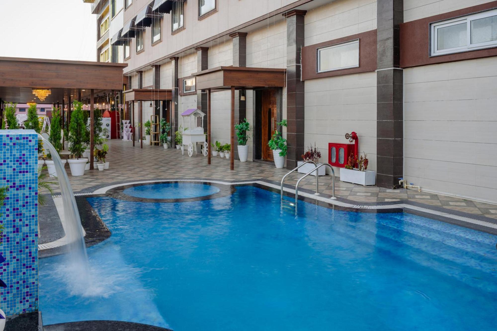 Hotel Vasdaa Grand 德拉敦 外观 照片