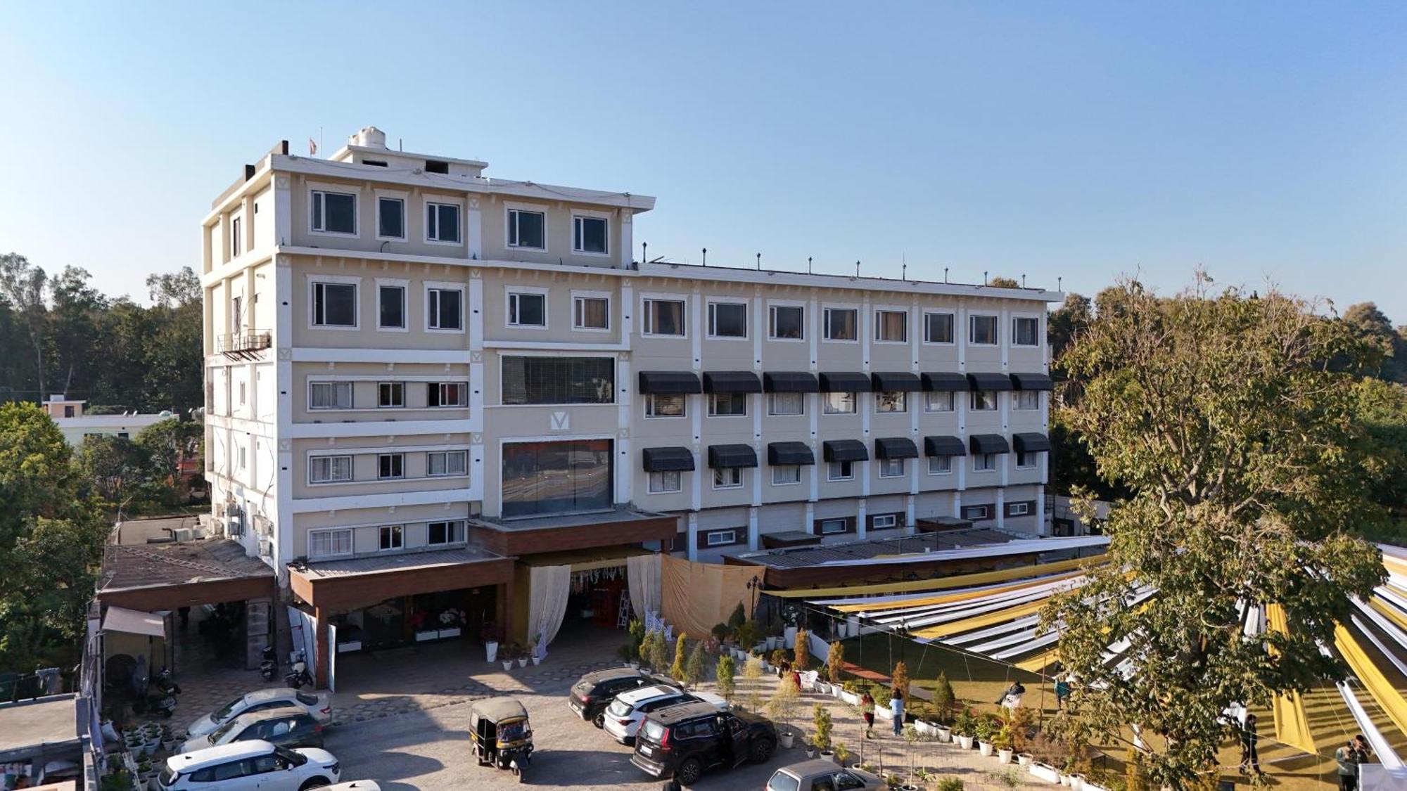 Hotel Vasdaa Grand 德拉敦 外观 照片